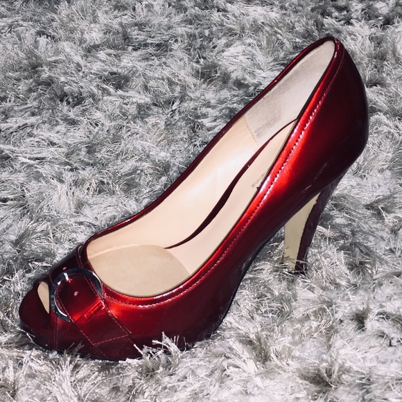 Preview Collection Shoes - Red shoes 👠 size 7 like new condition.
